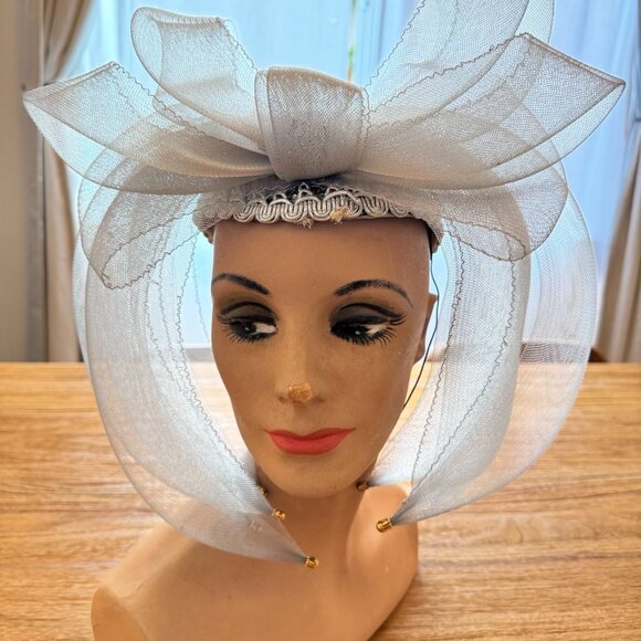 Vintage Silver Mesh Fascinator Hat with Bow & Sequined Net - Picture 5 of 5